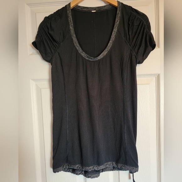 Lululemon Black Mesh T-shirt sz 4 - Picture 1 of 4